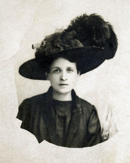 portret Marii Konopnickiej czarnobiały